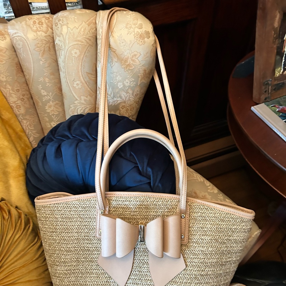 Elegant Tan Bow Tote Bag